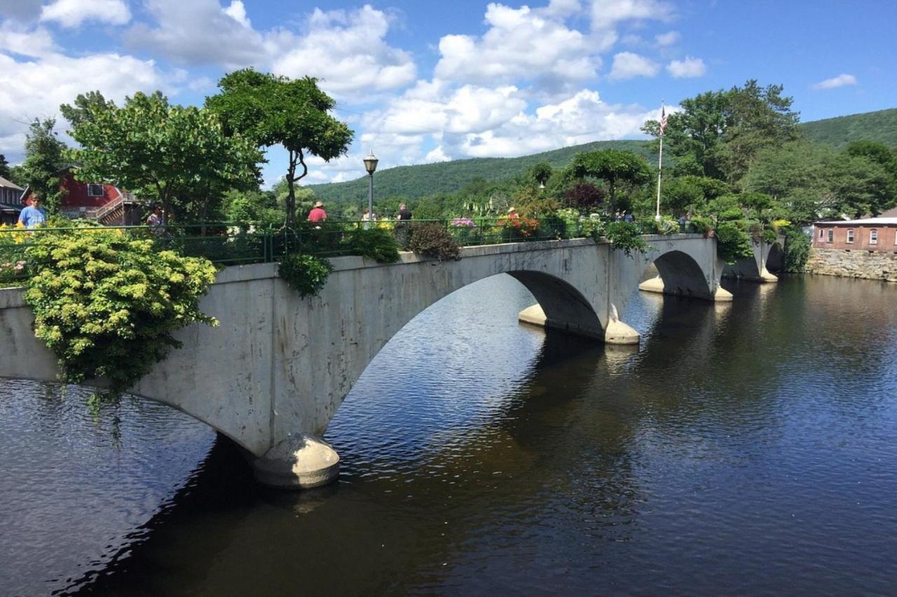 Blooming Inn Shelburne Falls Ngoại thất bức ảnh
